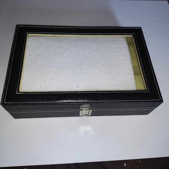 Liquidation New Trump bands & pin - Picture 2 of 2